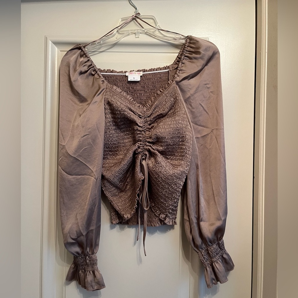 NWT! Riley & Rae Top (Juniors)